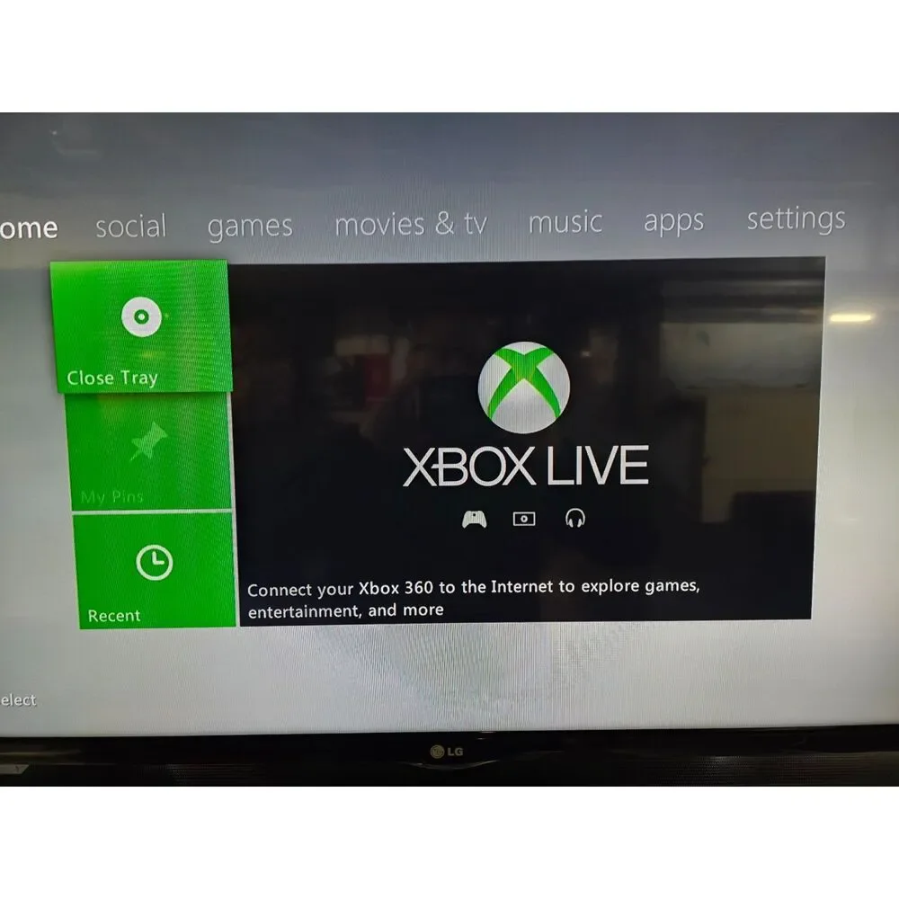 Xbox 360 E Console 500GB Blue Call of Duty Edition